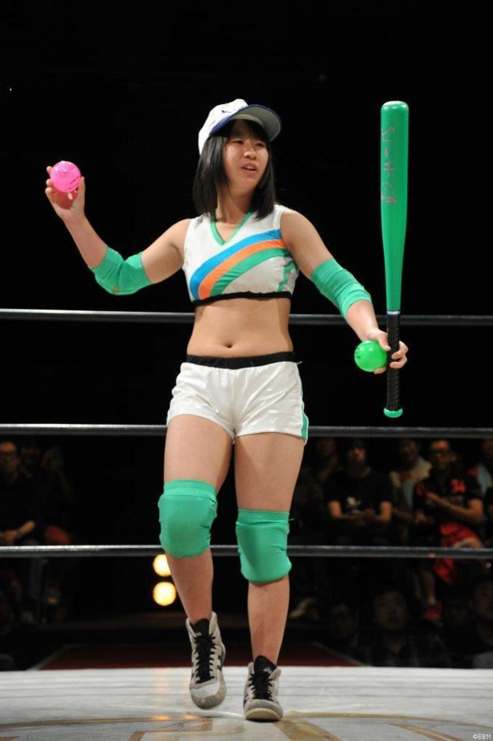渡辺桃　プロレス 週刊プロレスmobile】週モバ写真館『渡辺桃デビュー10周年企画～桃とバット』～渡辺桃デビュー10周年企画～桃とバット／2015.5.3新木場①～